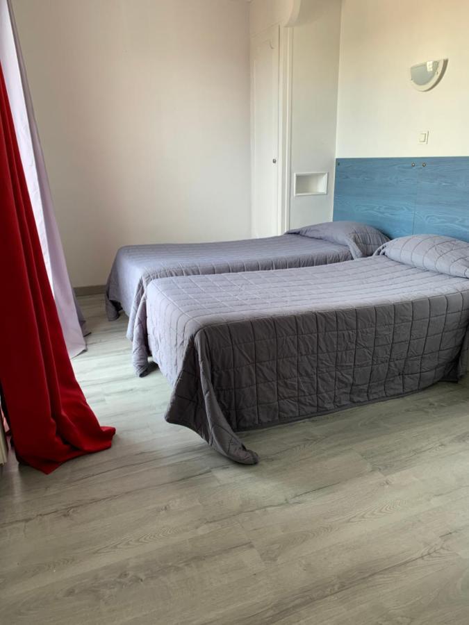 Hotel Le Canetois Esterno foto